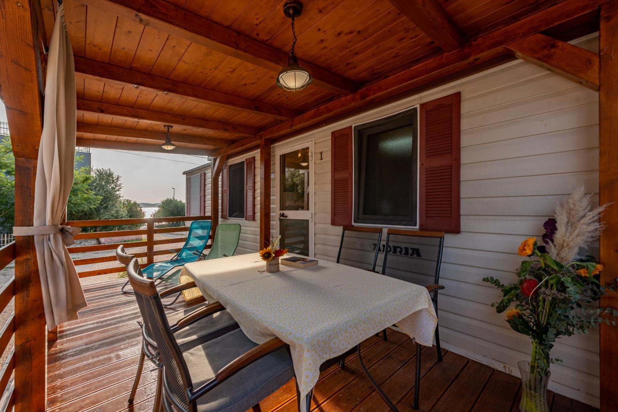 Camp Mrkva Mobile Homes With Pool Sukošan Δωμάτιο φωτογραφία