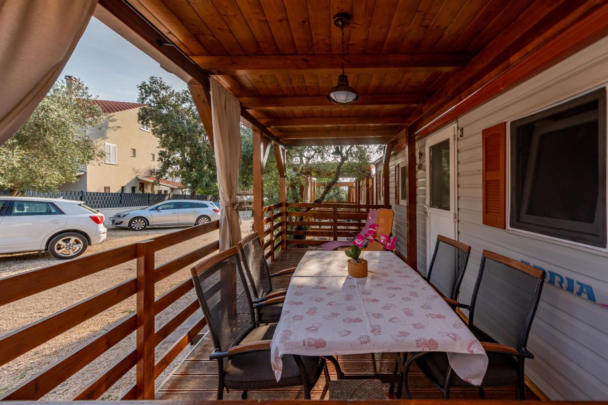 Camp Mrkva Mobile Homes With Pool Sukošan Δωμάτιο φωτογραφία