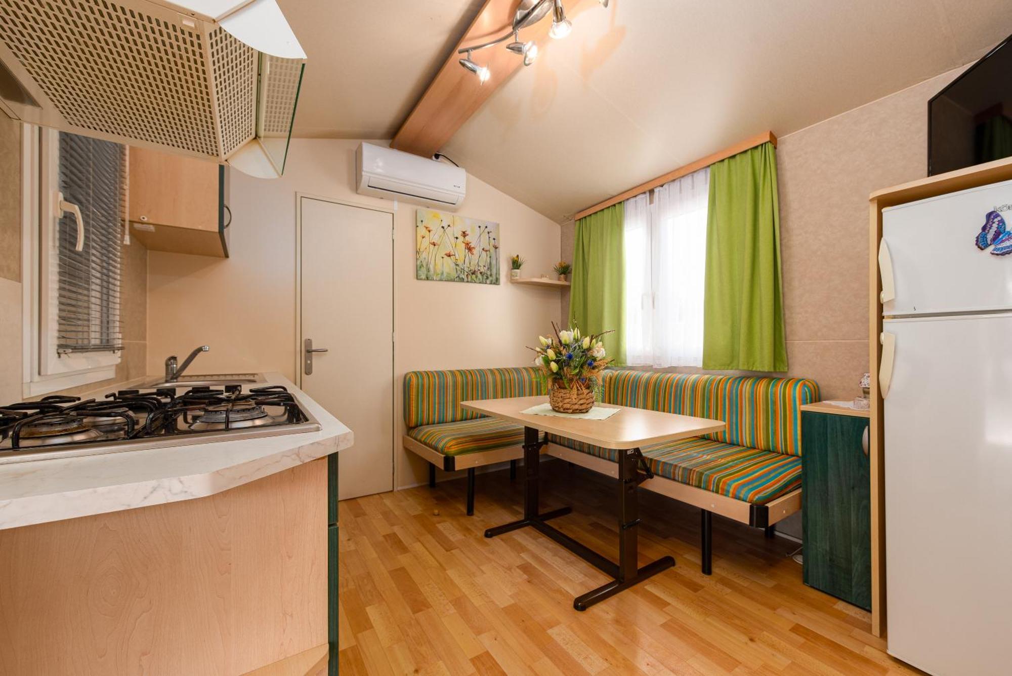 Camp Mrkva Mobile Homes With Pool Sukošan Δωμάτιο φωτογραφία