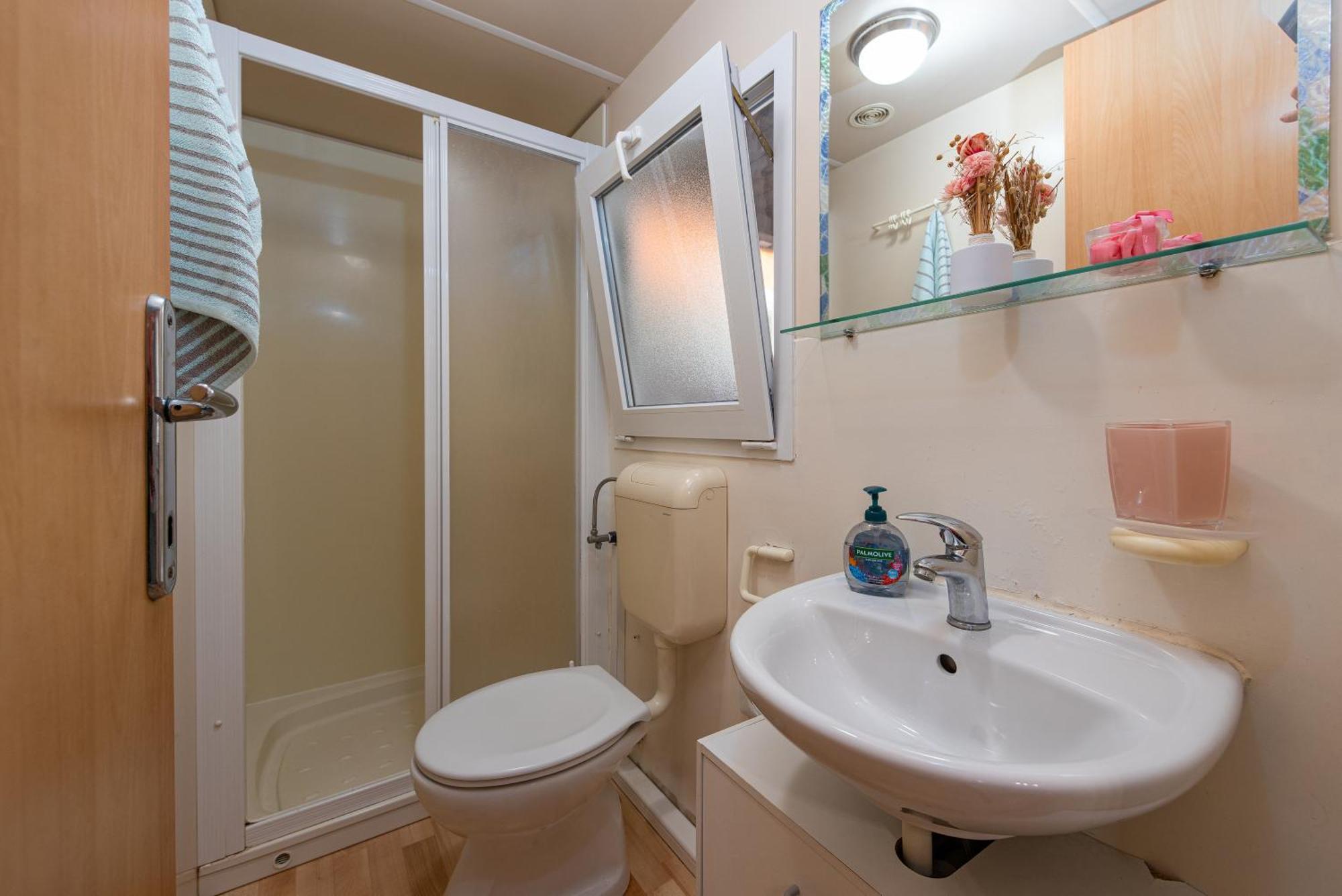 Camp Mrkva Mobile Homes With Pool Sukošan Δωμάτιο φωτογραφία