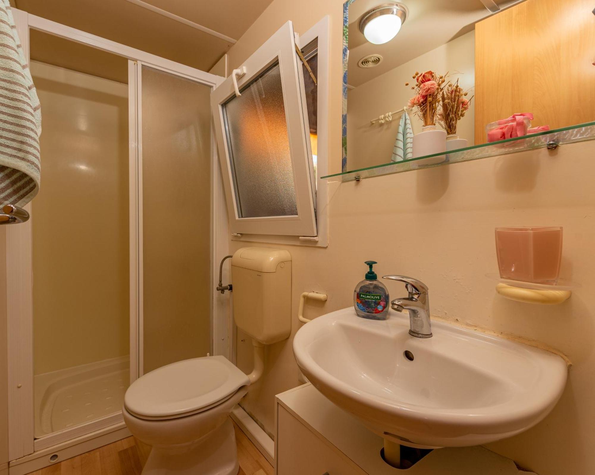 Camp Mrkva Mobile Homes With Pool Sukošan Δωμάτιο φωτογραφία