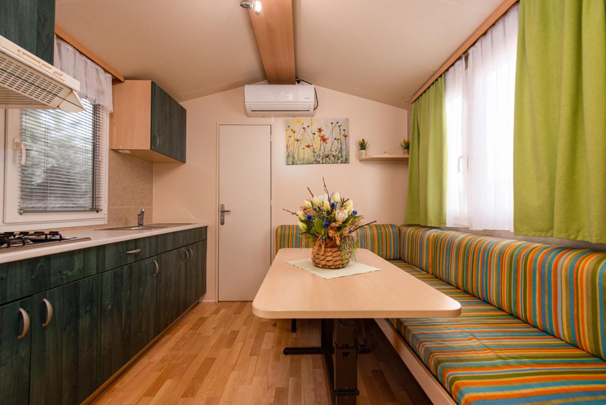 Camp Mrkva Mobile Homes With Pool Sukošan Δωμάτιο φωτογραφία