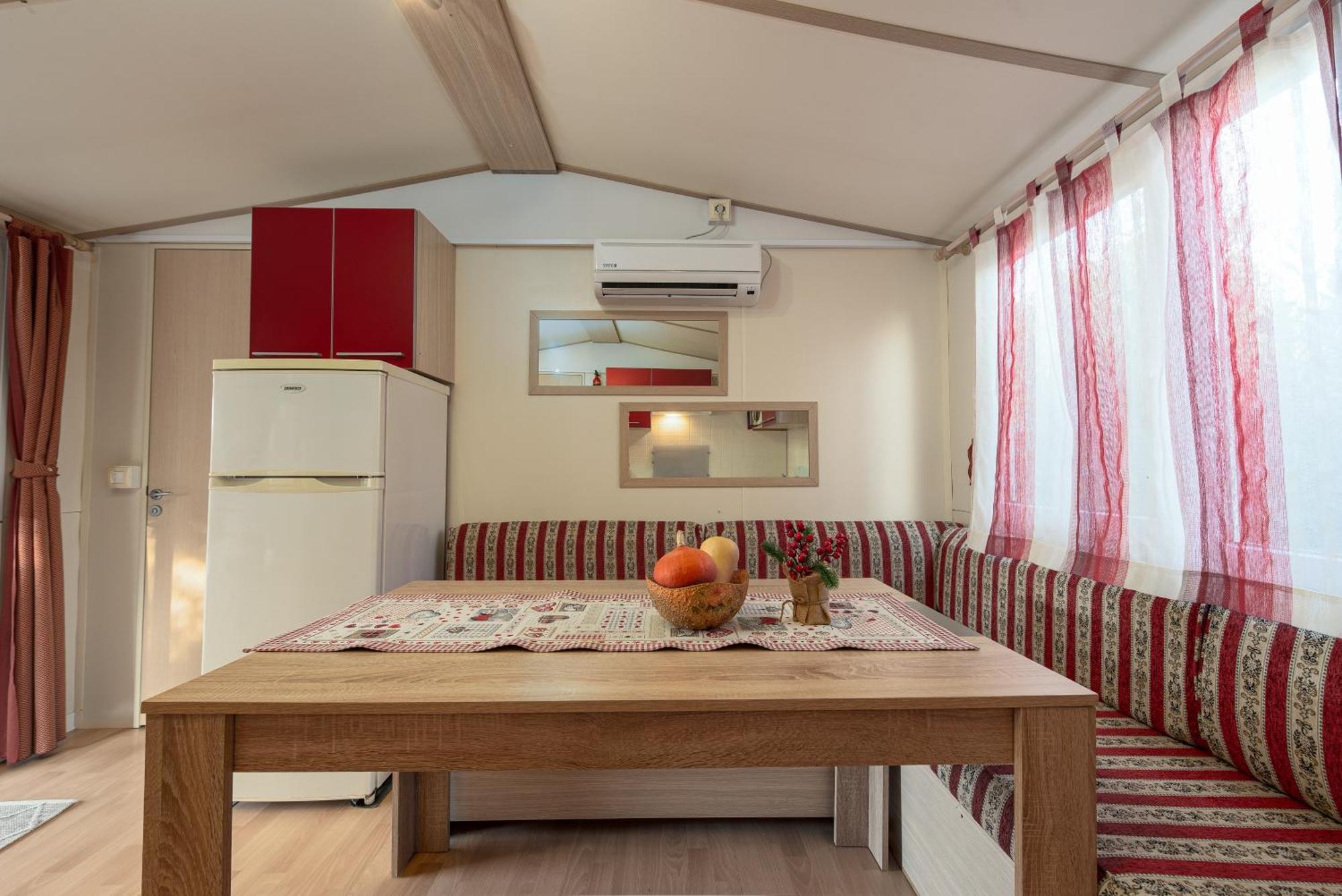 Camp Mrkva Mobile Homes With Pool Sukošan Δωμάτιο φωτογραφία