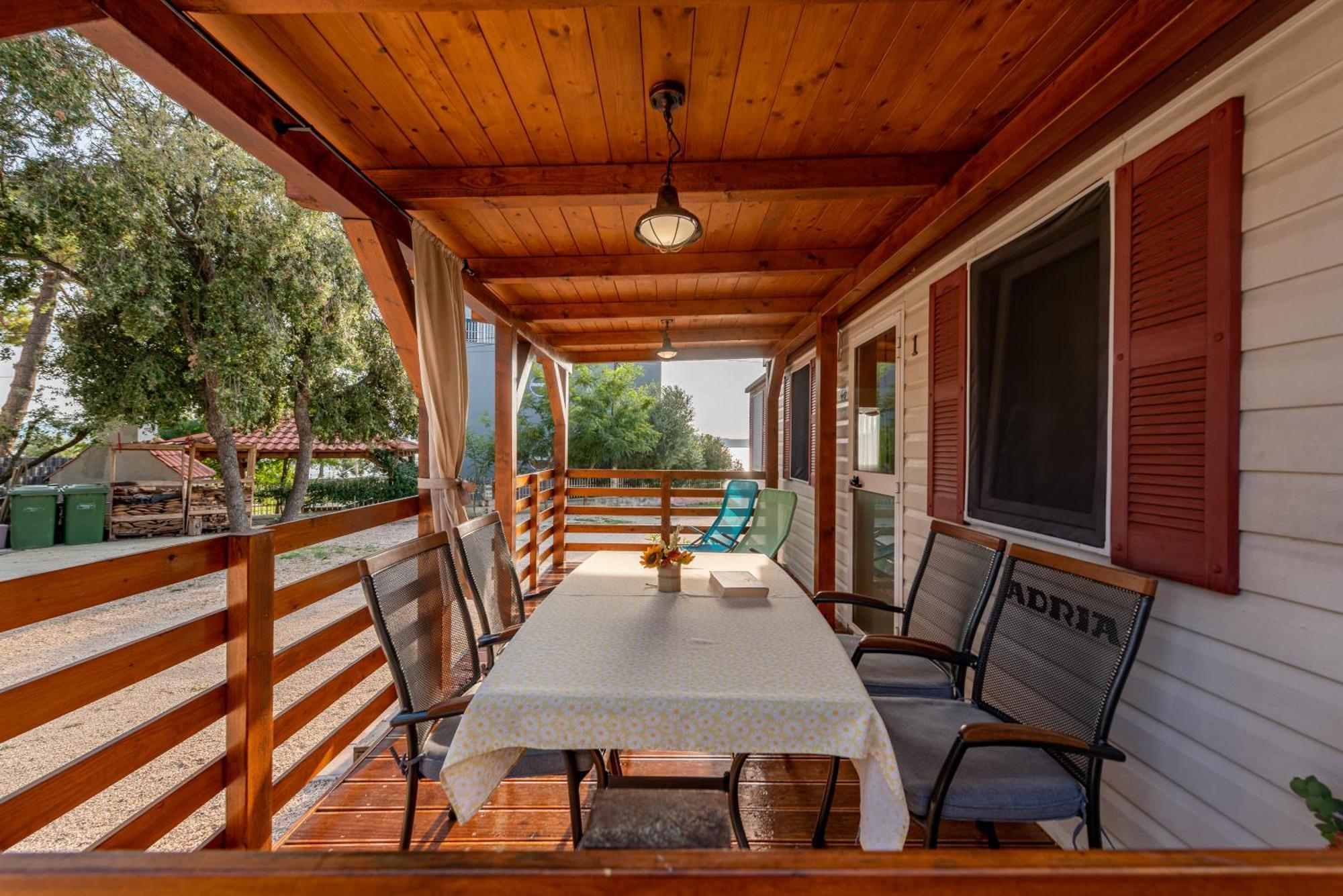 Camp Mrkva Mobile Homes With Pool Sukošan Δωμάτιο φωτογραφία